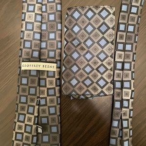 Geoffrey Beene Tie & Handkerchief